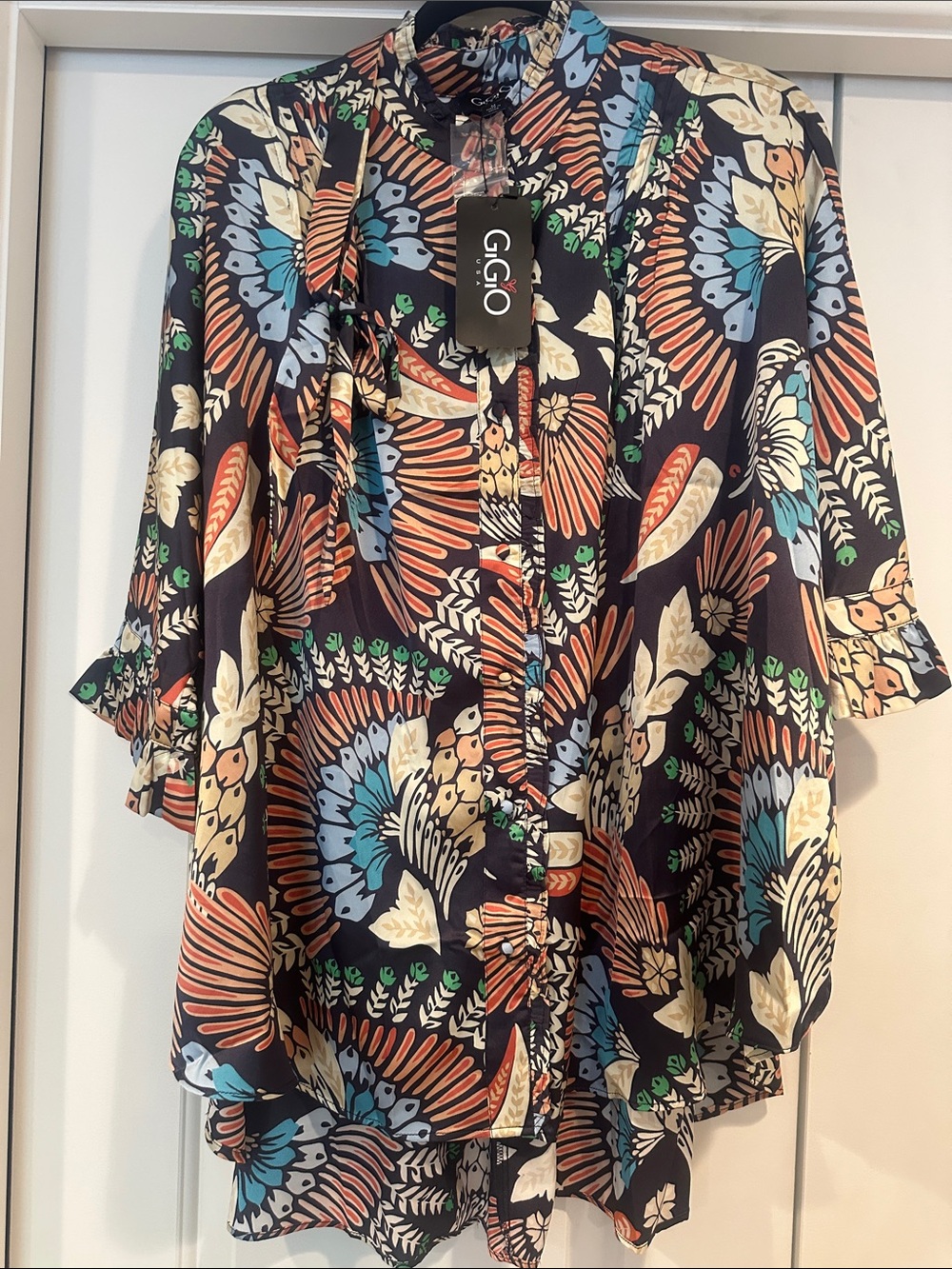 GIGIO Navy Multicolor Floral Button-Front Blouse